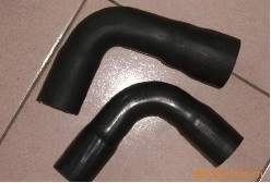 出口汽車水管、支架及防塵套 河北永康過濾器科技的專業(yè)橡膠解決方案